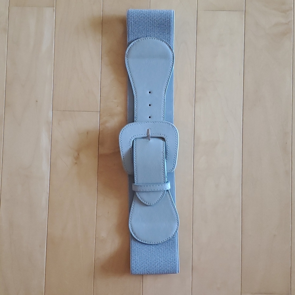 Waist cinching fashion belt